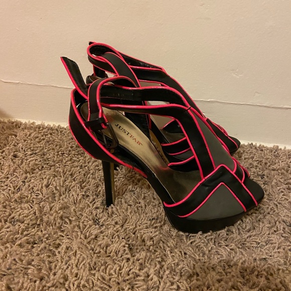 Heels - Picture 2 of 2